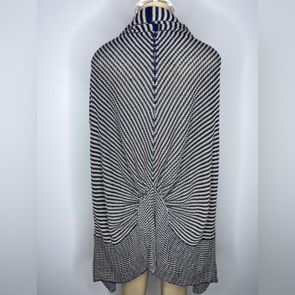 BCBG Sweater Open Front - Picture 6 of 7